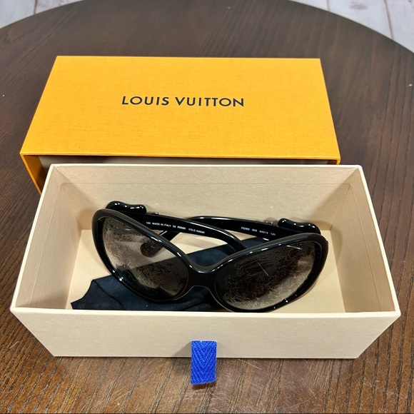 LOUIS VUITTON Sunglass Box. *Box only